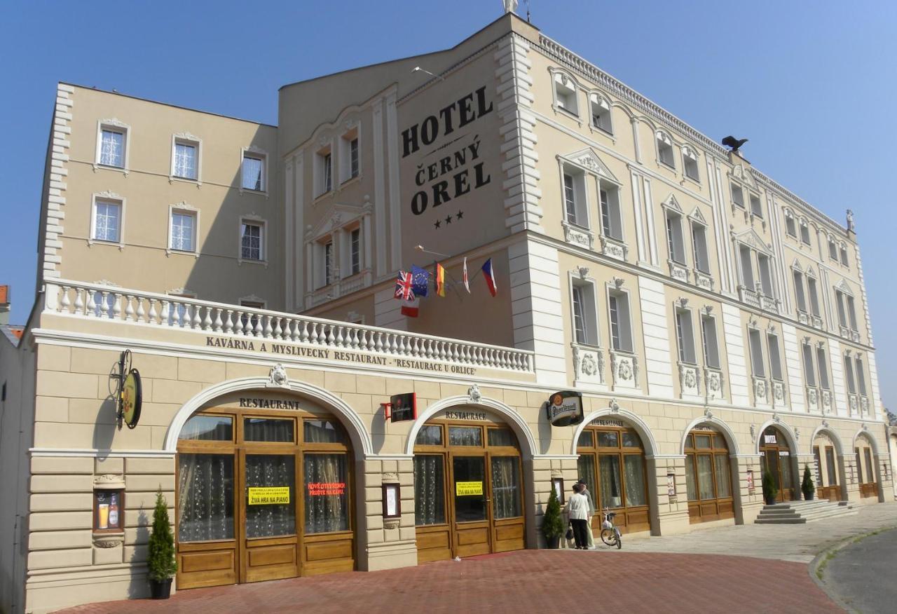 Hotel Cerny Orel Zatec Экстерьер фото
