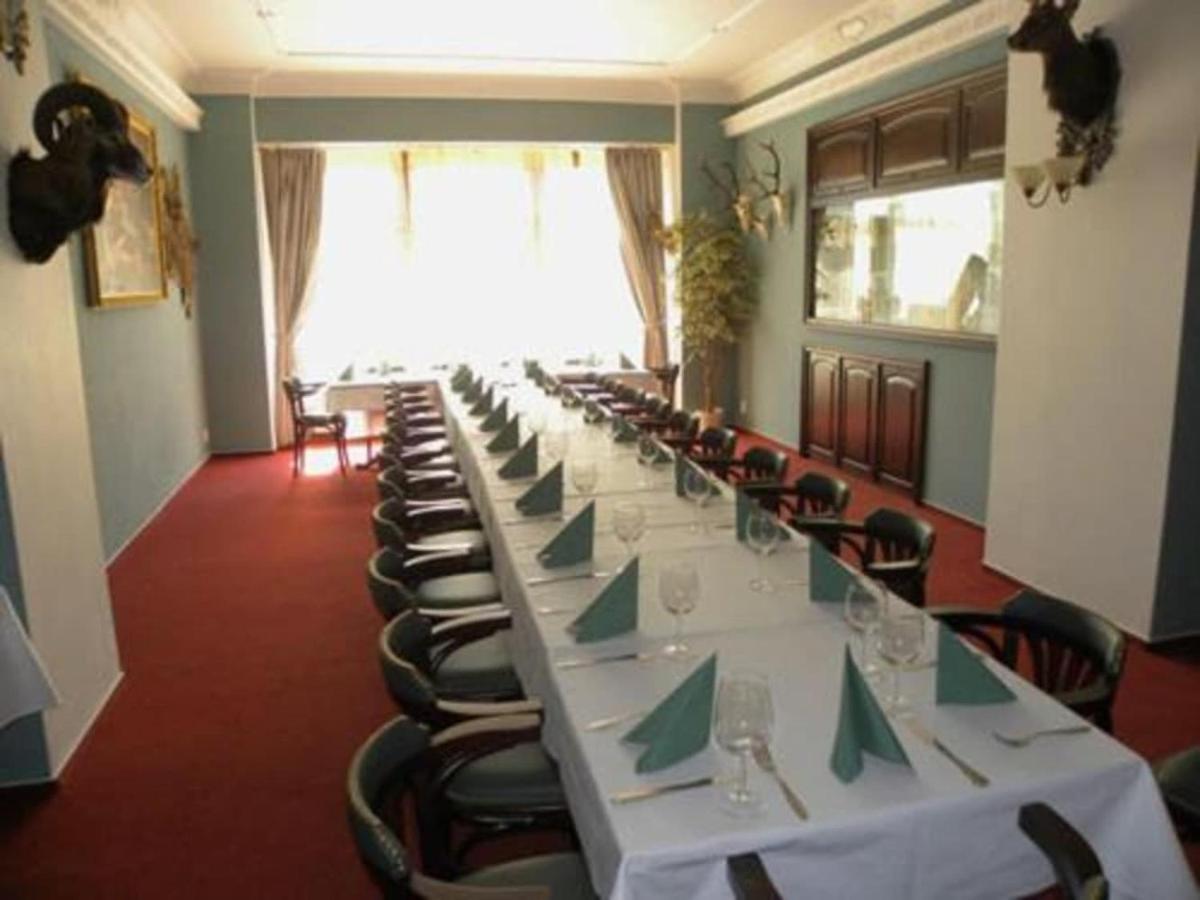 Hotel Cerny Orel Zatec Экстерьер фото