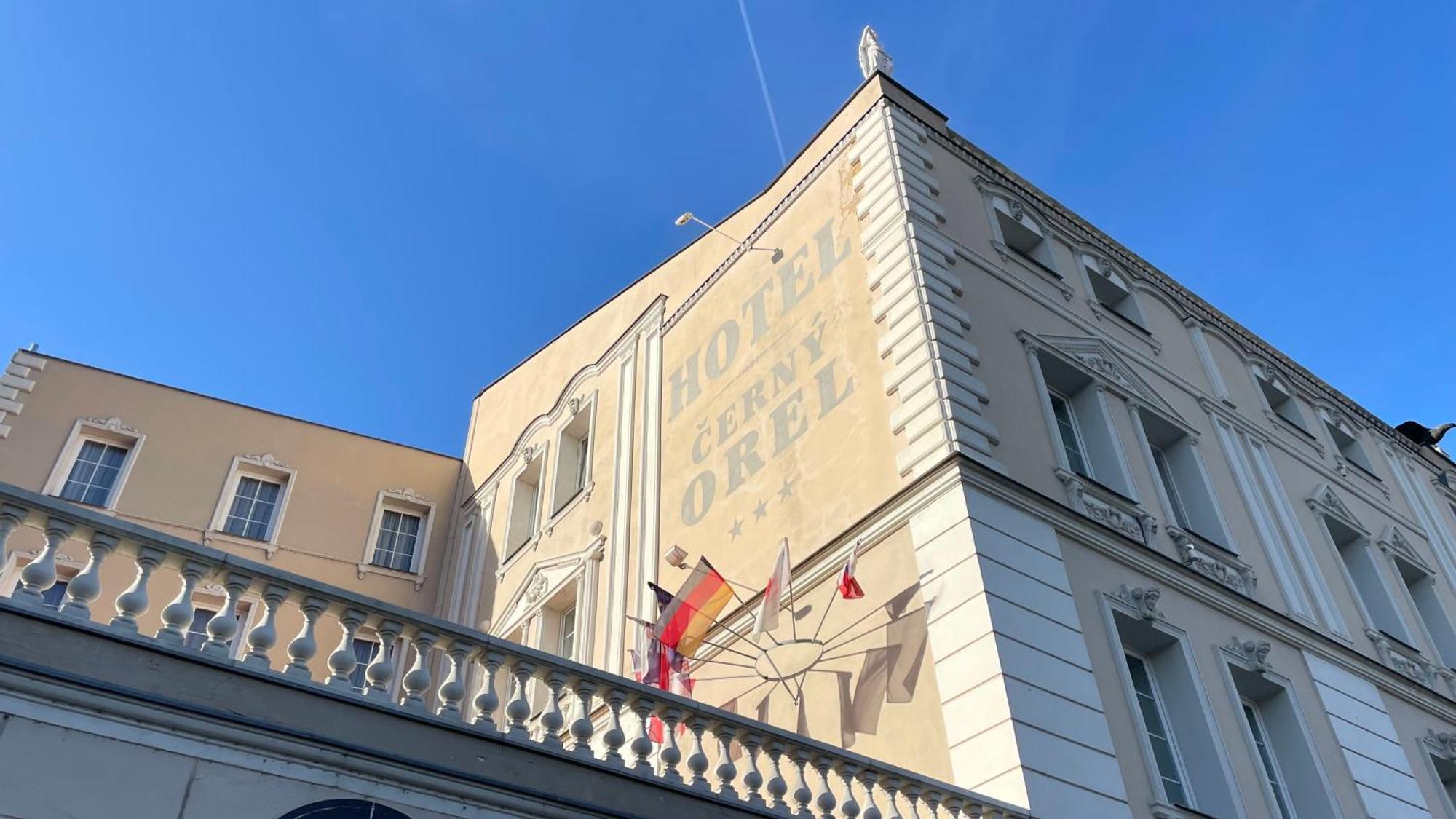 Hotel Cerny Orel Zatec Экстерьер фото